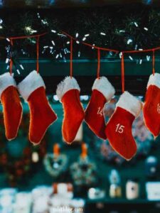 Mini-Stockings-for-Advent-Calendars