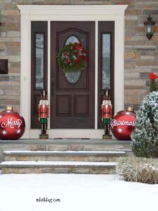 DECORATE-WITH-OVERSIZED-ORNAMENTS