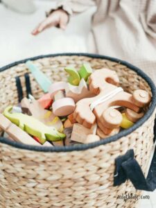 Dinosaur-Valentines-Basket