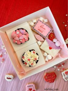Frozen-Themed-Valentines-Basket