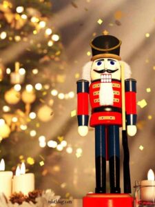 INCORPORATE-NUTCRACKER-FIGURES