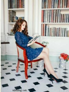 Sheath-Dress-with-Pointed-Toe-Heels.