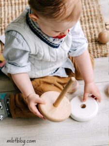 Keep-a-Toy-Rotation-System-tips-to-declutter-toys-and-home-space