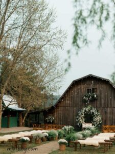 Rustic-Barn-Bash